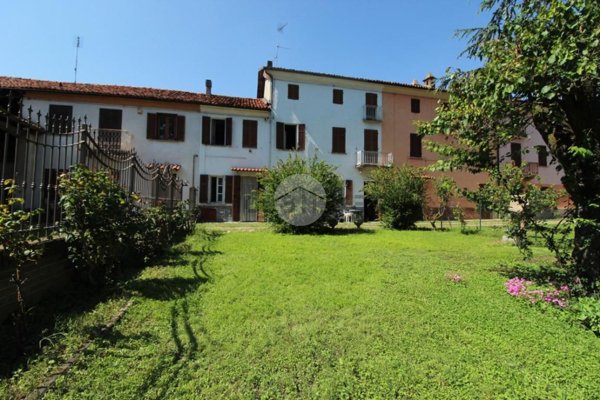 casale in vendita a Baldissero d'Alba