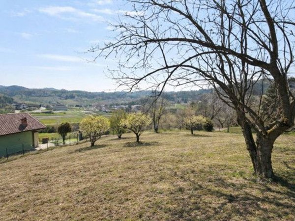 negozio in vendita a Baldissero d'Alba