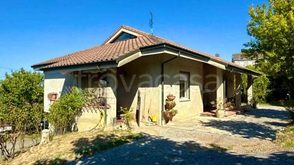 casa indipendente in vendita a Barbaresco