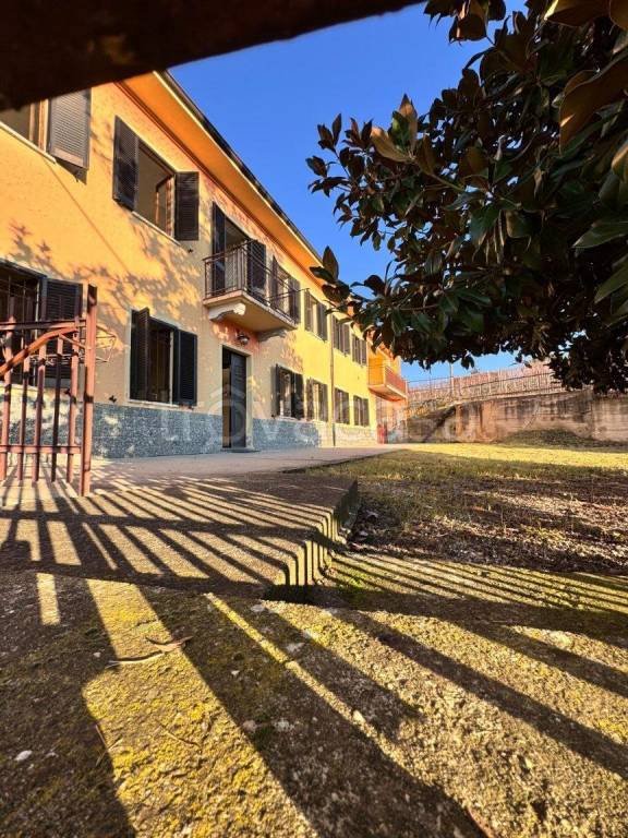 casa indipendente in vendita a Barbaresco