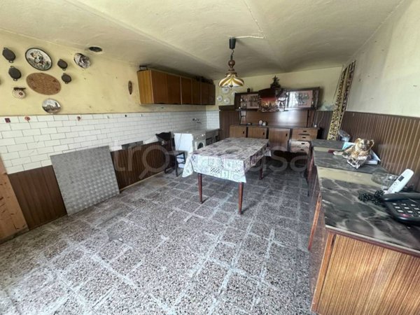 casa indipendente in vendita a Barbaresco