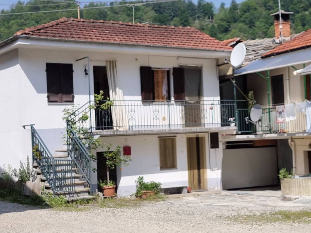 casa indipendente in vendita a Barge