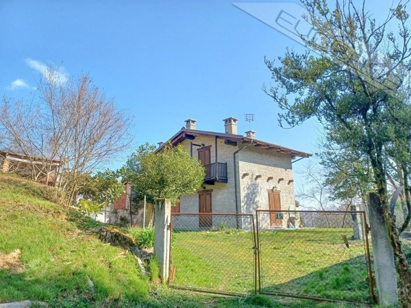 casa indipendente in vendita a Barge