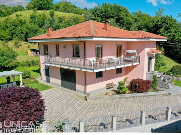 casa indipendente in vendita a Barge