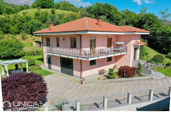 casa indipendente in vendita a Barge