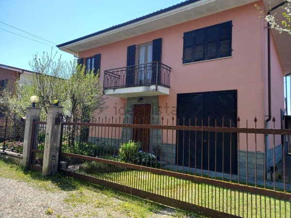 casa indipendente in vendita a Barge