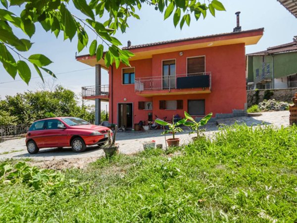 casa indipendente in vendita a Barge
