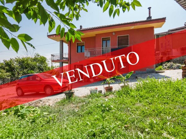 casa indipendente in vendita a Barge