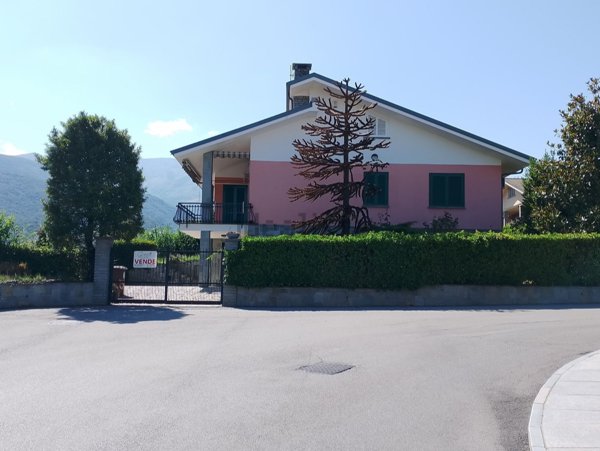 casa indipendente in vendita a Barge