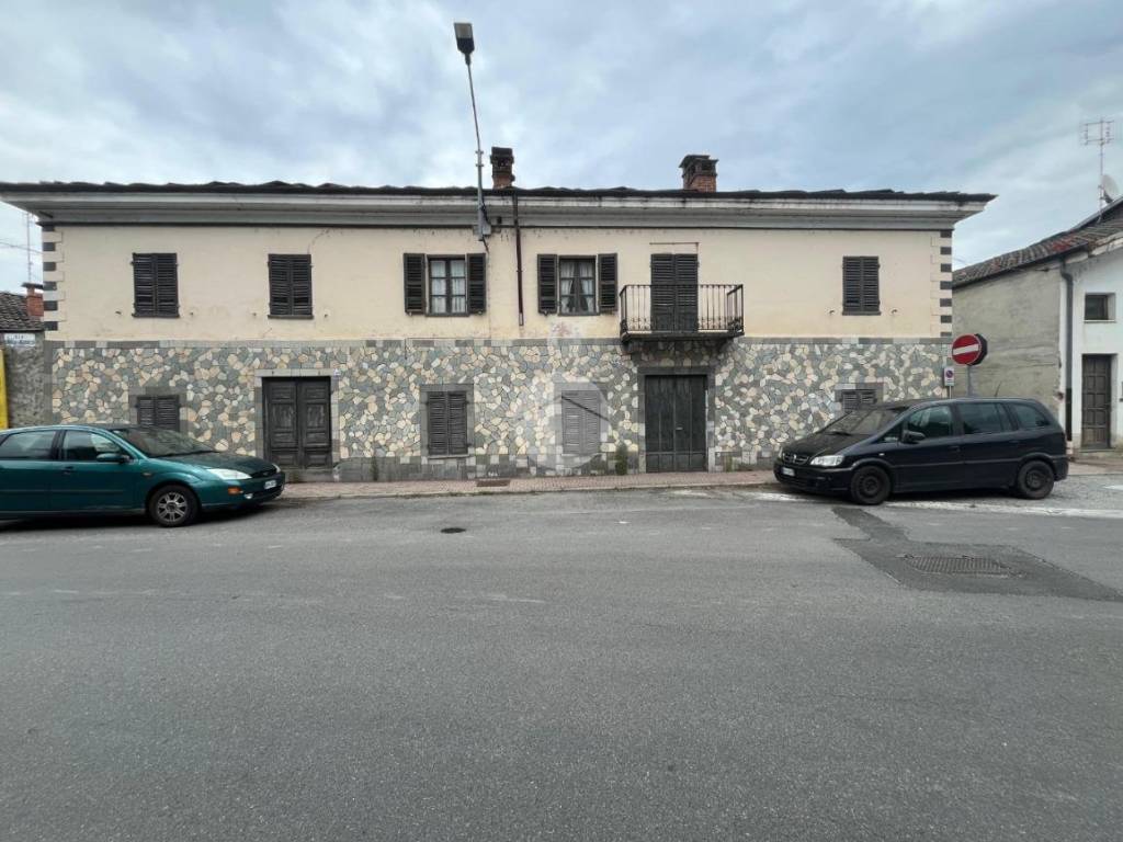 casa indipendente in vendita a Barge