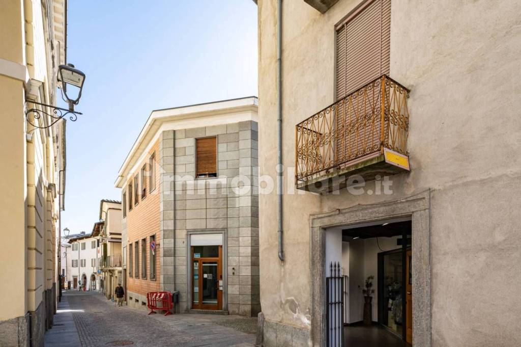 negozio in vendita a Barge