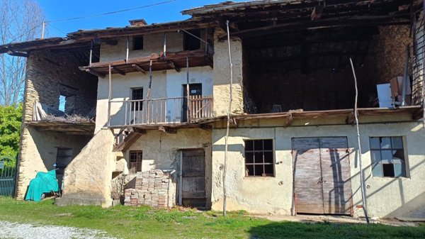 esavano in vendita a Barge