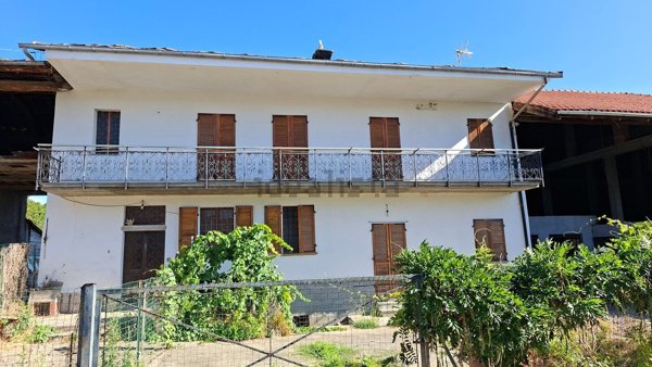 esavano in vendita a Barge