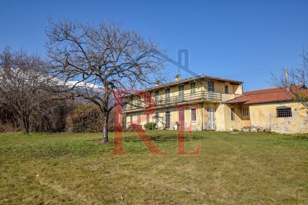 esavano in vendita a Barge