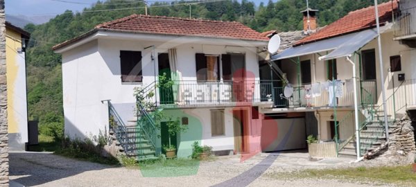 casa indipendente in vendita a Barge