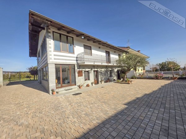 casa indipendente in vendita a Barge