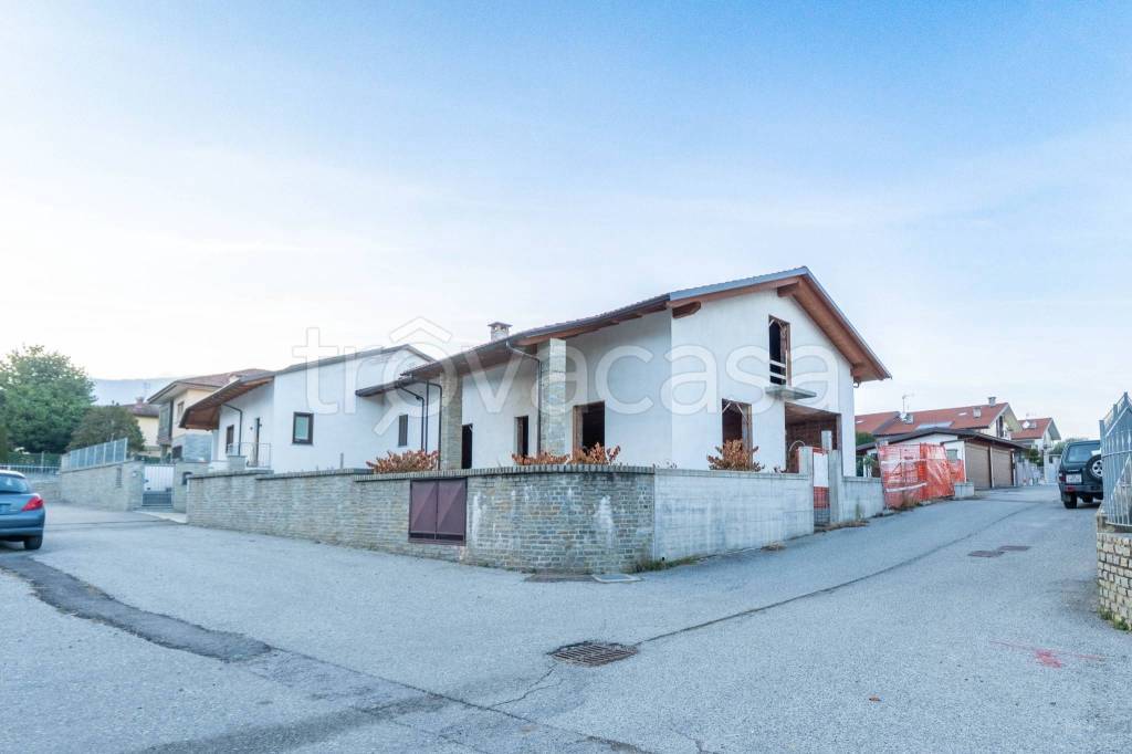 casa indipendente in vendita a Barge