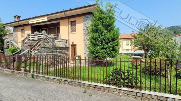 casa indipendente in vendita a Barge