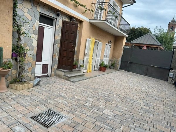 casa indipendente in vendita a Barge