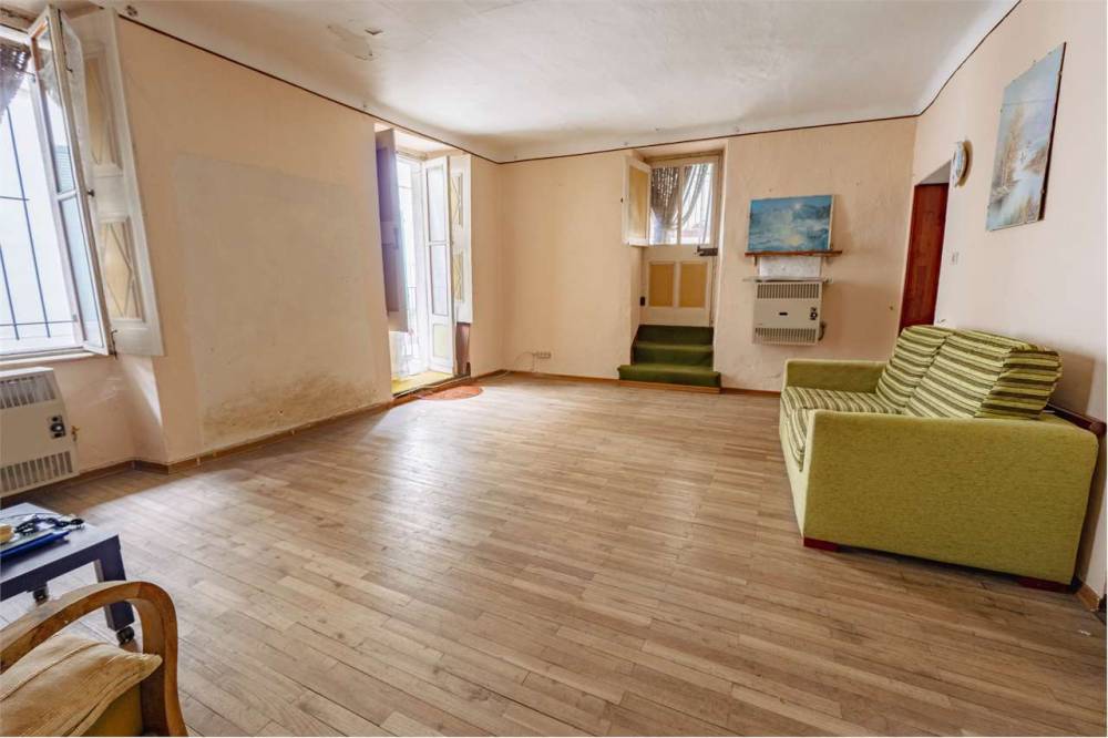 intera palazzina in vendita a Barge