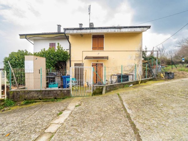 casa indipendente in vendita a Barge