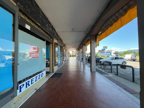 negozio in vendita a Barge