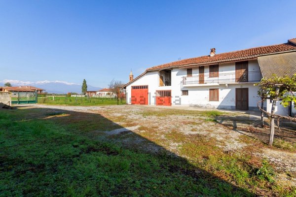 esavano in vendita a Barge