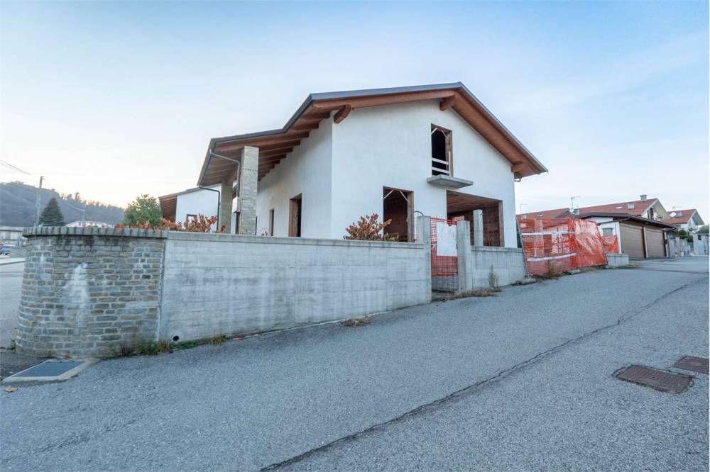 casa indipendente in vendita a Barge