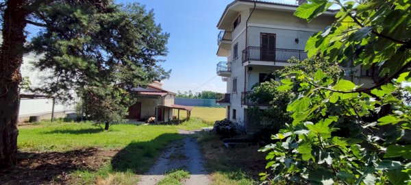 casa indipendente in vendita a Barge