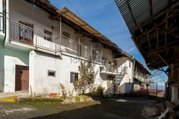 quadrivano in vendita a Barge