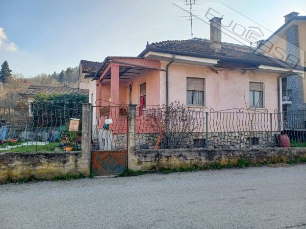 casa indipendente in vendita a Barge