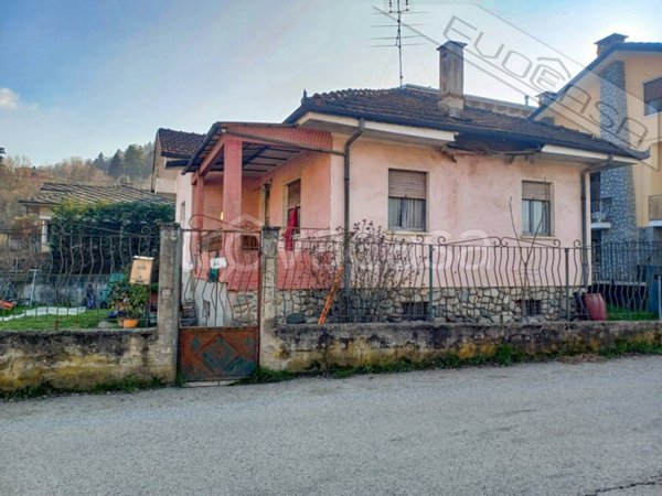 casa indipendente in vendita a Barge