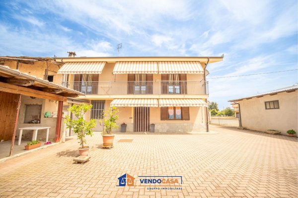 casa indipendente in vendita a Barge
