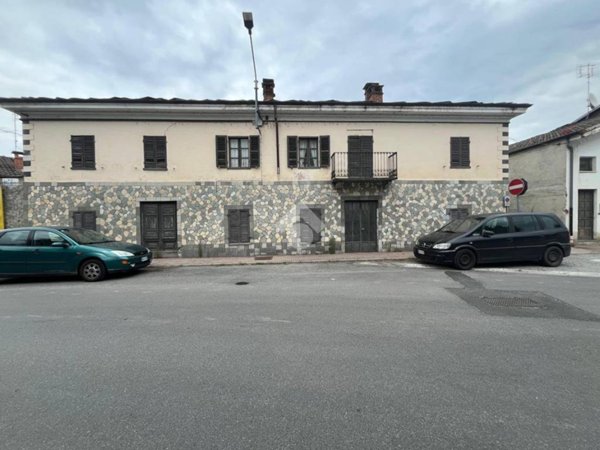 casa indipendente in vendita a Barge