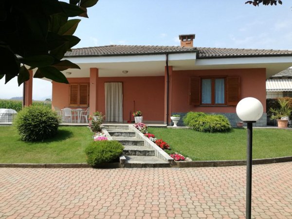 casa indipendente in vendita a Barge