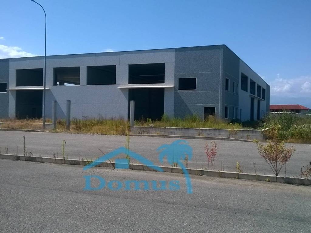locale commerciale in vendita a Barge