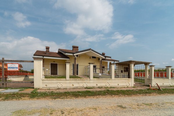 casa indipendente in vendita a Barge