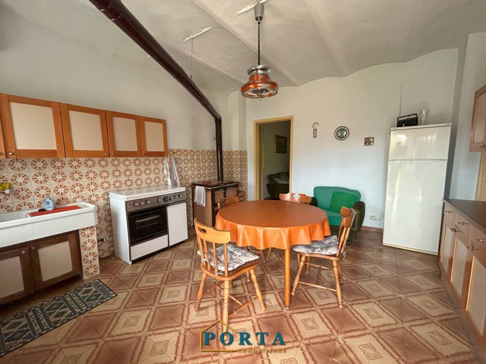 casa indipendente in vendita a Barolo