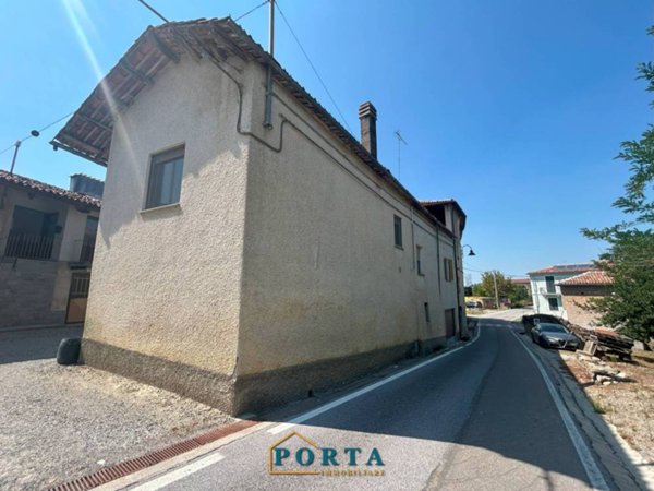 casa indipendente in vendita a Barolo