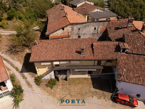 casa indipendente in vendita a Barolo