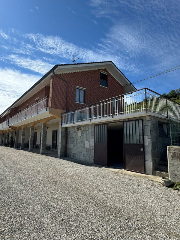 casa indipendente in vendita a Barolo