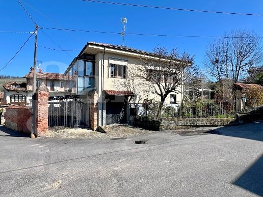 casa indipendente in vendita a Barolo
