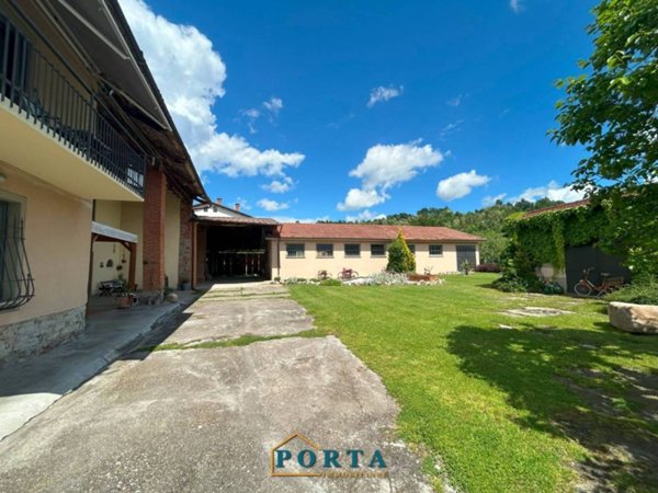 casa indipendente in vendita a Barolo