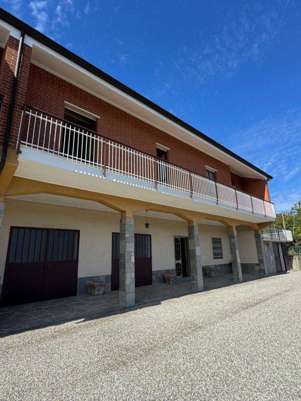 casa indipendente in vendita a Barolo