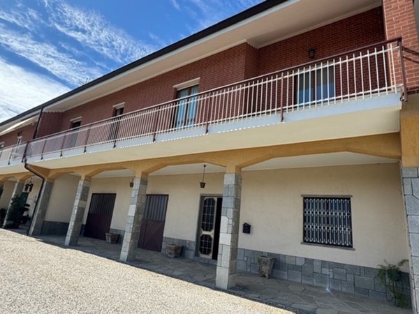 casa indipendente in vendita a Barolo