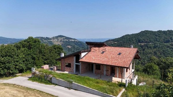 casa indipendente in vendita a Battifollo