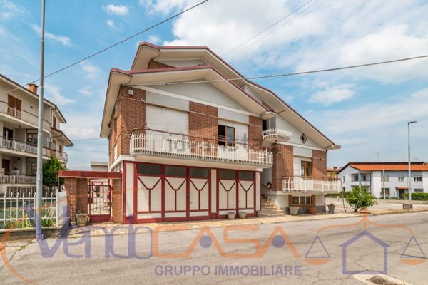 casa indipendente in vendita a Beinette