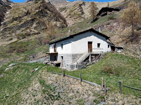 locale di sgombero in vendita a Bellino