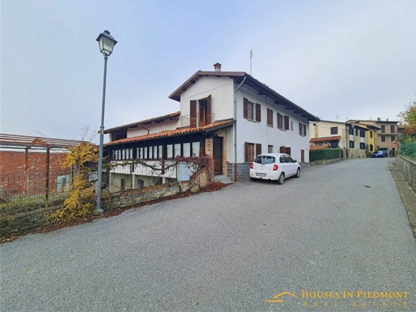 casa indipendente in vendita a Belvedere Langhe