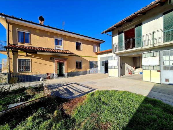 casa indipendente in vendita a Belvedere Langhe
